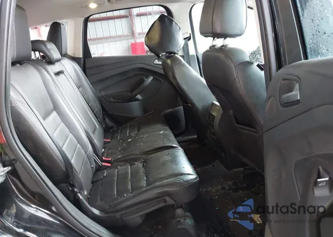 2016 Ford Escape Titanium z USA, uszkodzony, nr VIN 1FMCU9J99GUB10501